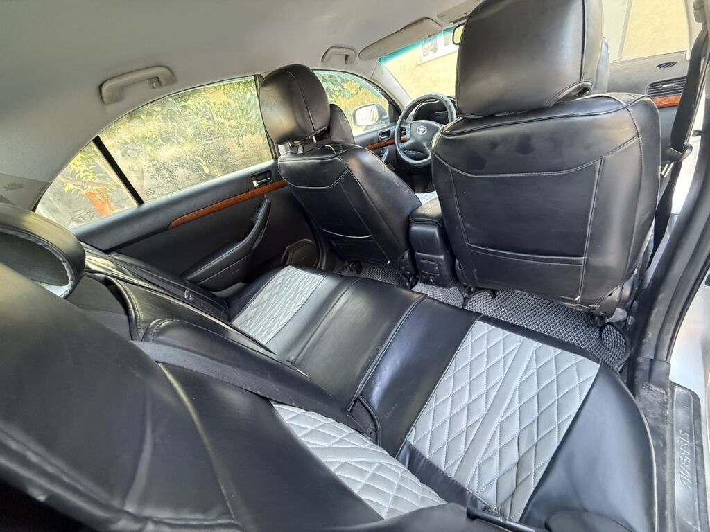 Toyota Avensis: 2006 г., 2 л, Автомат, Бензин, Седан: фото 8