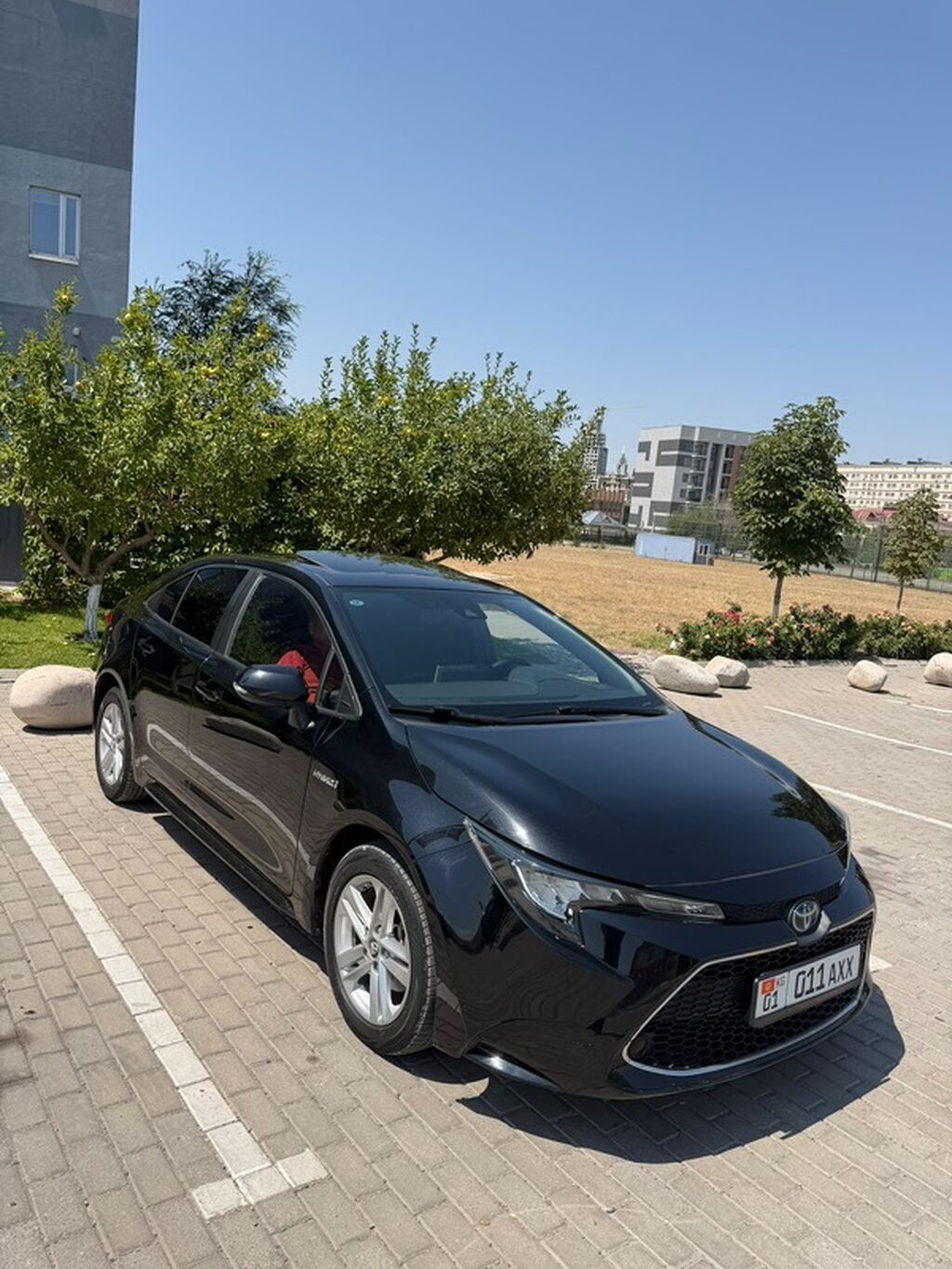 Toyota Corolla: 2021 г., 1.8 л, Вариатор, Гибрид, Седан: фото 7