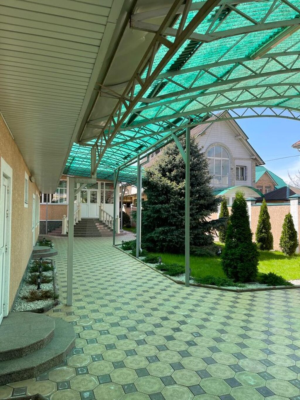 300 м², 5 комнат, Юг-2 мкр, Без животных: фото 4