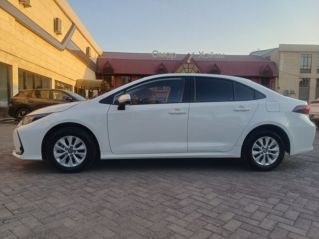 Toyota Corolla: 2021 г., 1.8 л, Автомат, Гибрид, Седан: фото 5