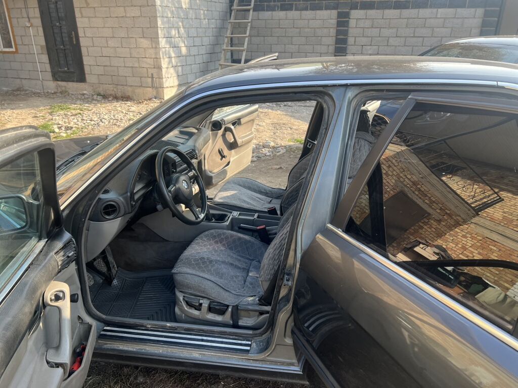 BMW 5 series: 1989 г., 3 л, Механика, Бензин, Седан — фото 4