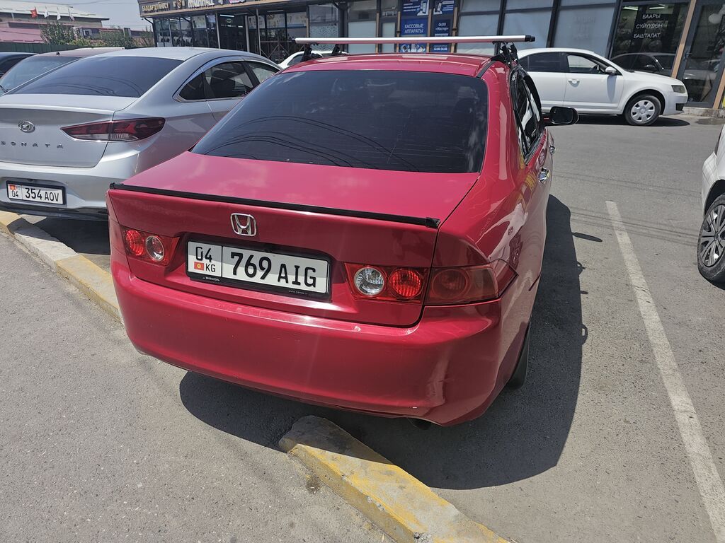 Honda Accord: 2005 г., 2 л, Механика, Бензин, Седан: фото 4