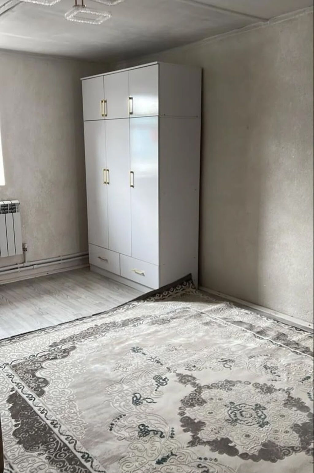 Сдается квартира в районе Рабочий Городок, 1/2 этаж. Внутри: - шкаф: фото 5