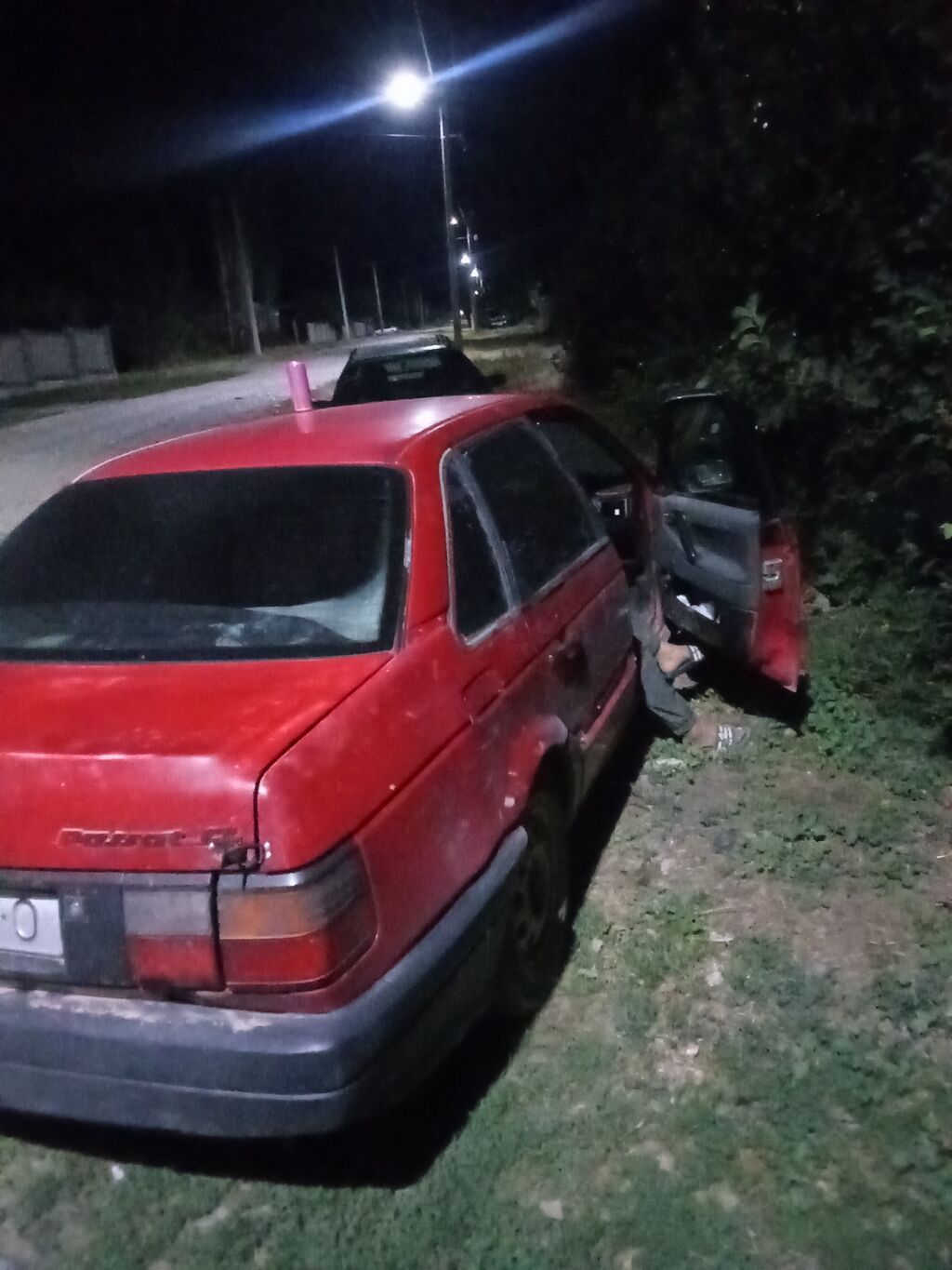 Volkswagen Passat: 1989 г., Седан: фото 4