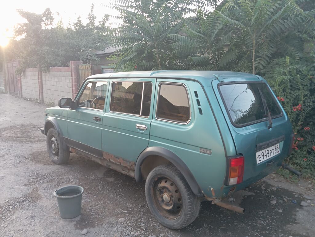 ВАЗ (ЛАДА) 4x4 Нива: 2001 г., 1.6 л, Механика, Бензин, Внедорожник: фото 4