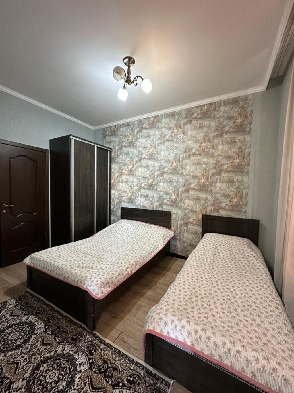 Продаю полкотеджа в пансионате Париж, село Чок Тал. Три спальни, зал: фото 8