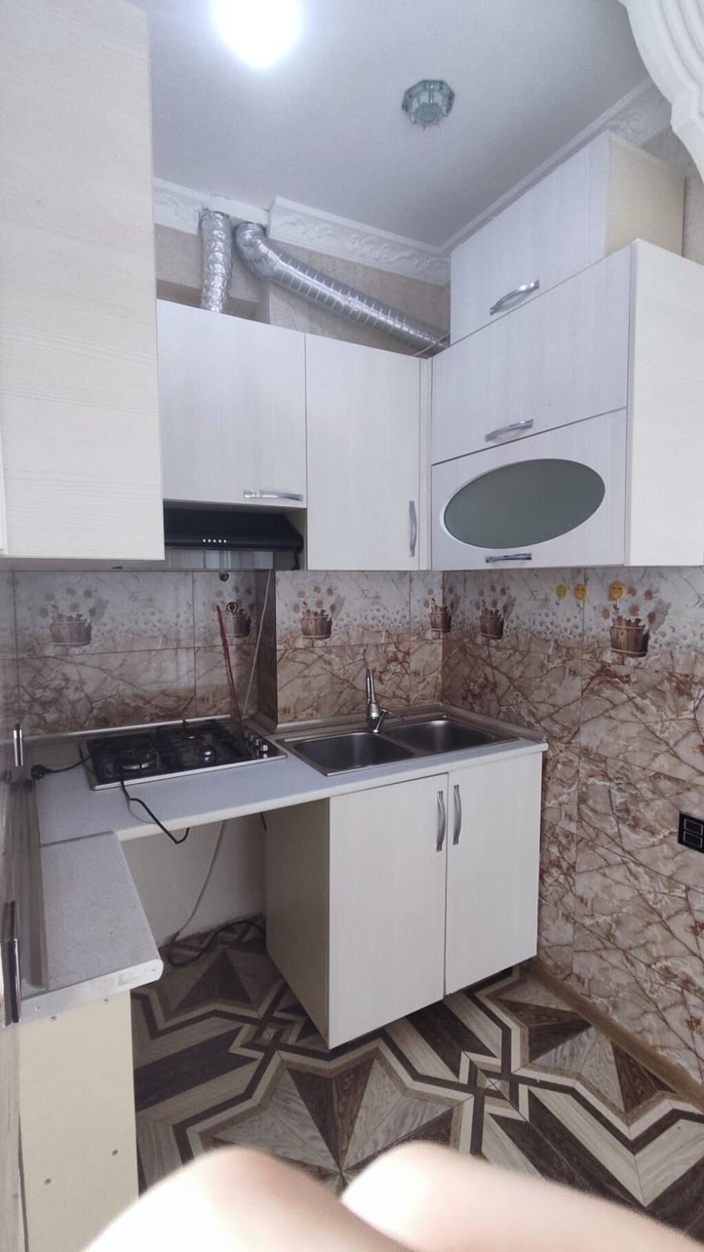 Saray mtk 2otaqli tam temirli esyali ev kiraye verilir kondisoner