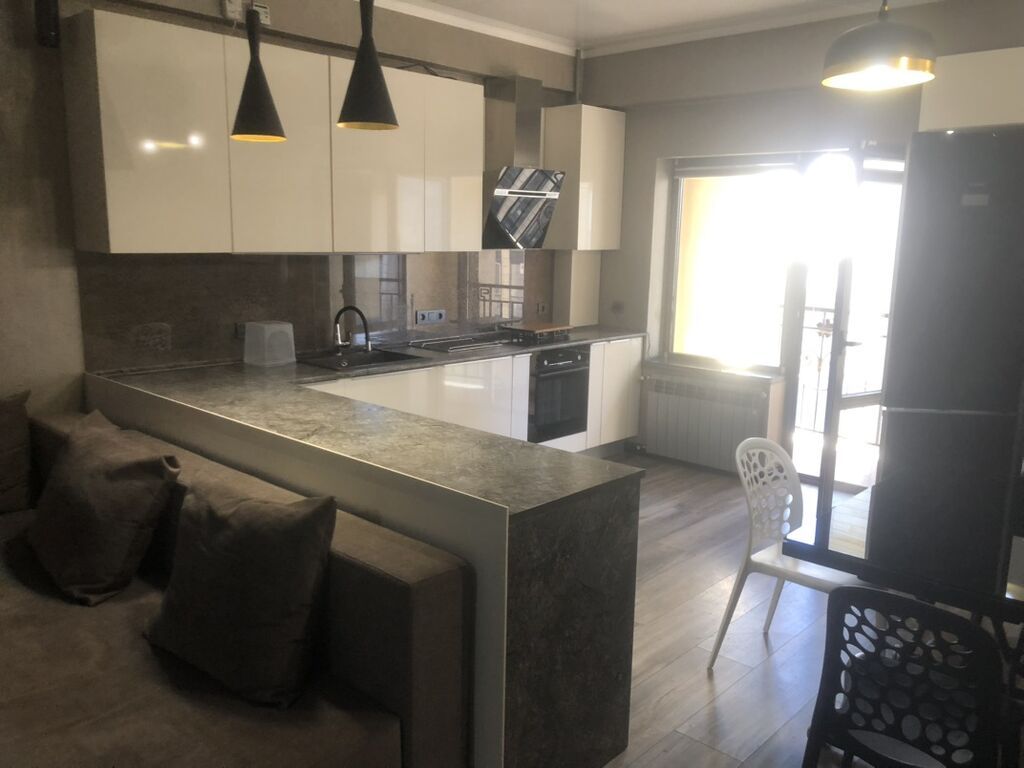 2 комнаты, 50 м², Дордой Плаза ТРЦ Элитка, 11 этаж, Дизайнерский ремонт: фото 3