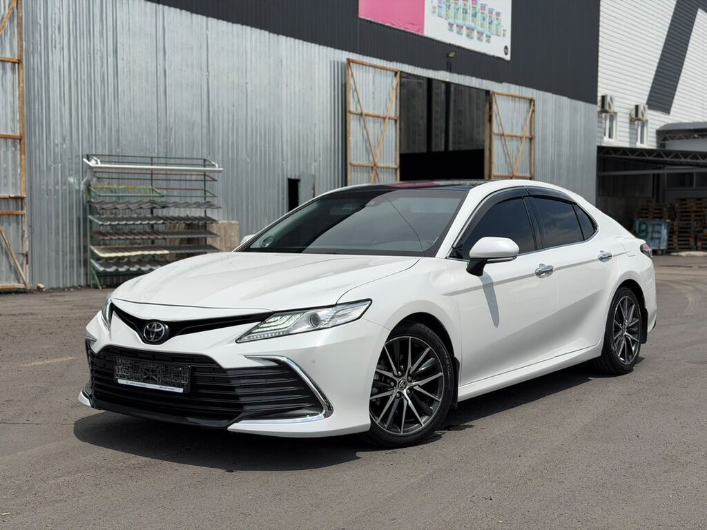 Toyota Camry: 2023 г., 2.5 л, Автомат, Бензин, Седан: фото 1