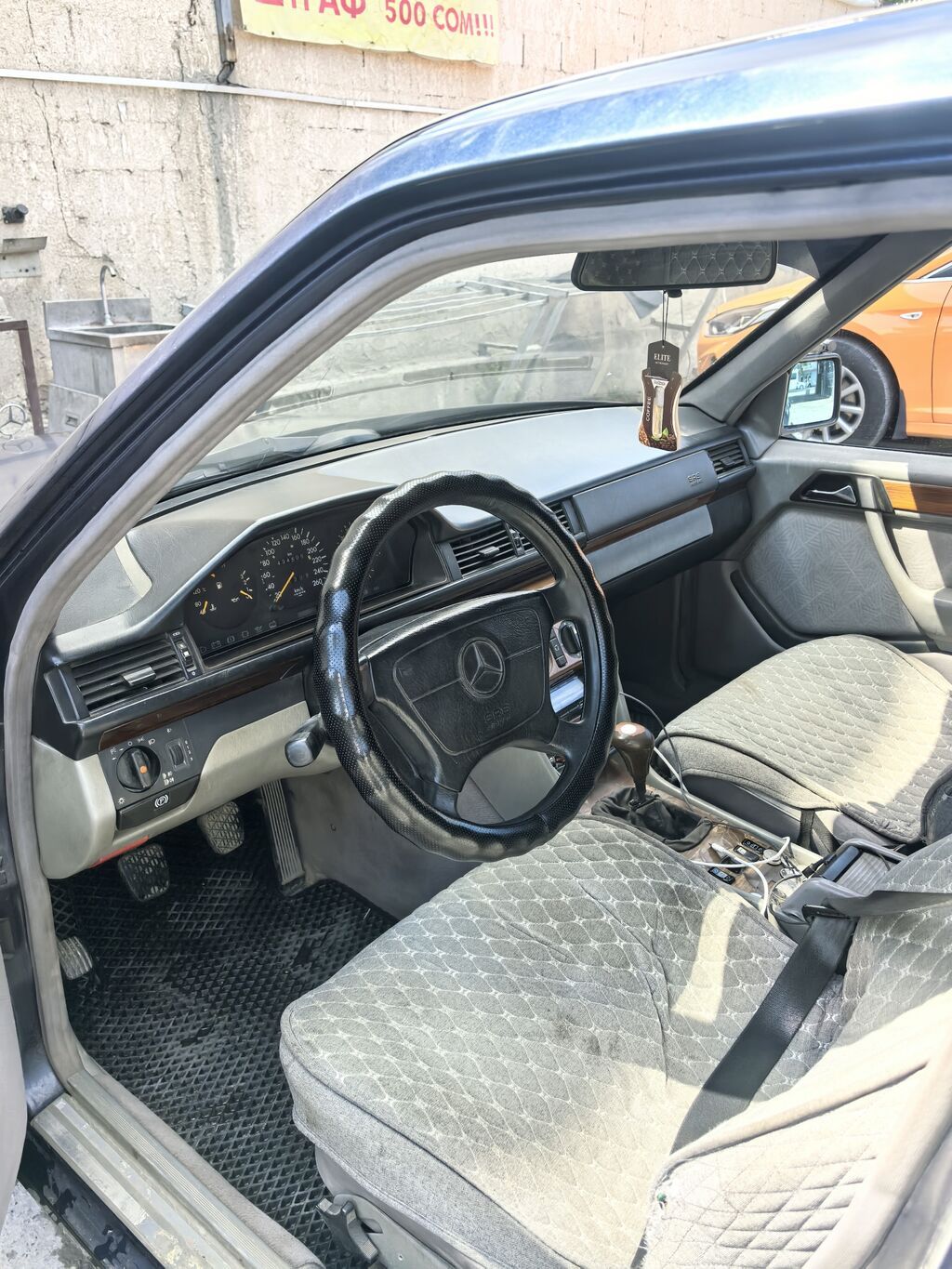 Mercedes-Benz W124: 1994 г., 2.8 л, Механика, Бензин, Седан: фото 4