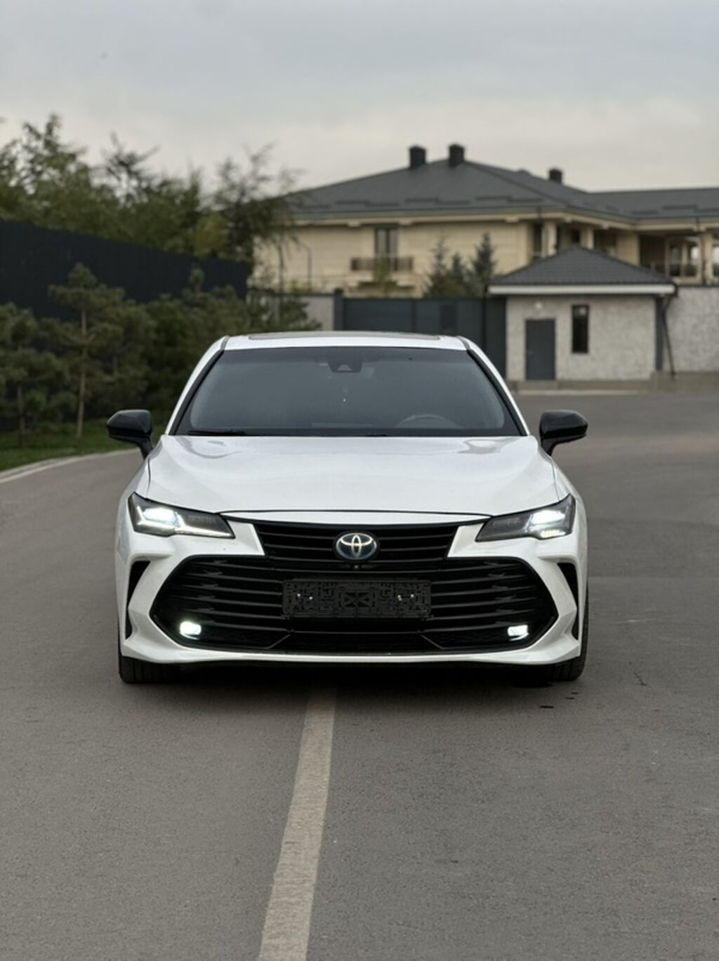 Toyota Avalon: 2021 г., 2.5 л, Автомат, Гибрид, Седан: фото 2