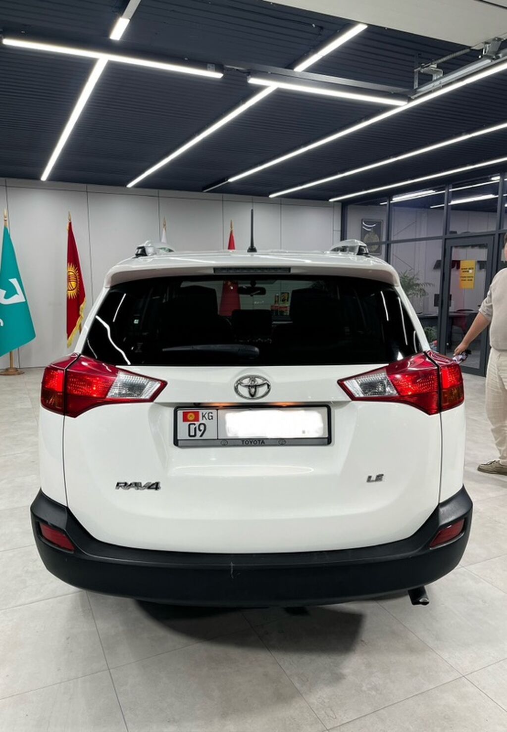 Toyota RAV4: 2015 г., 2.5 л, Автомат, Бензин, Кроссовер: фото 4