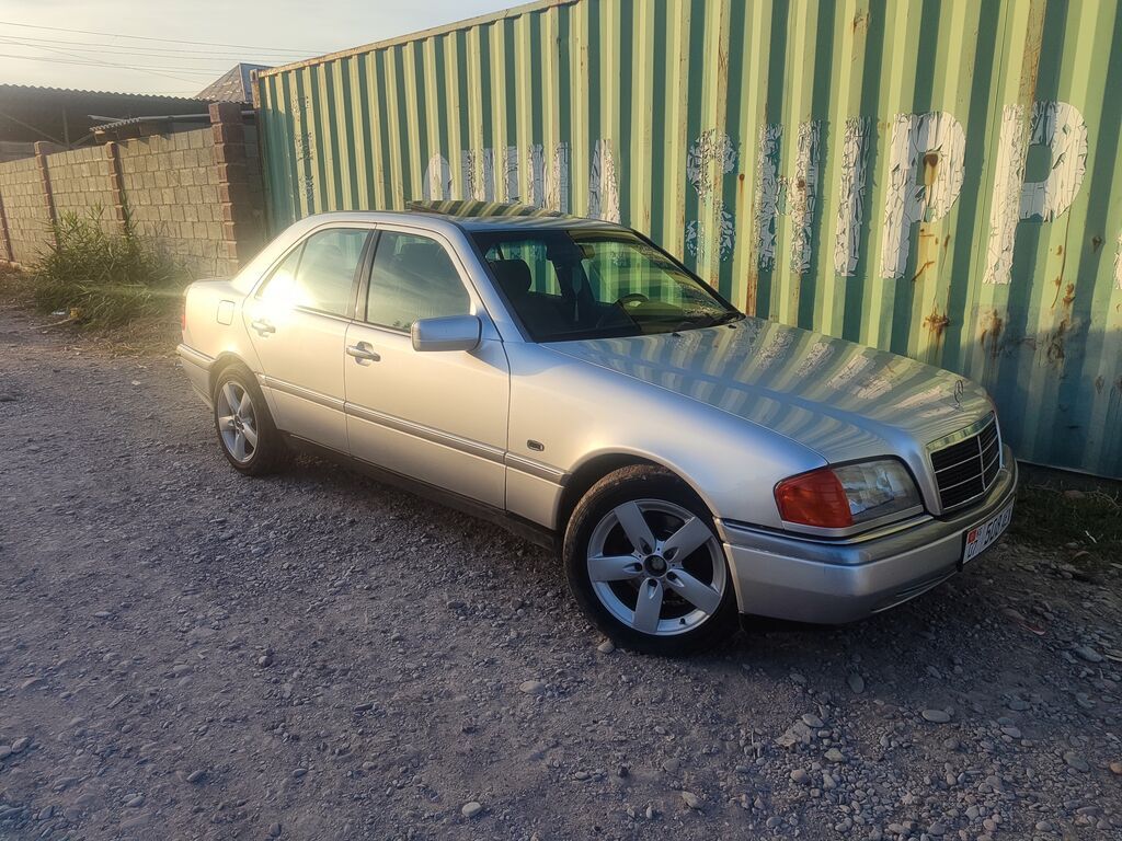 Mercedes-Benz C-Class: 1997 г., 2.2 л, Автомат, Газ, Седан: фото 1