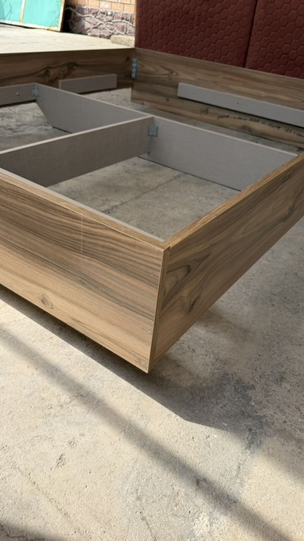 Кровать с мягким изголовьем и основанием под матрас. - Размер: фото 5