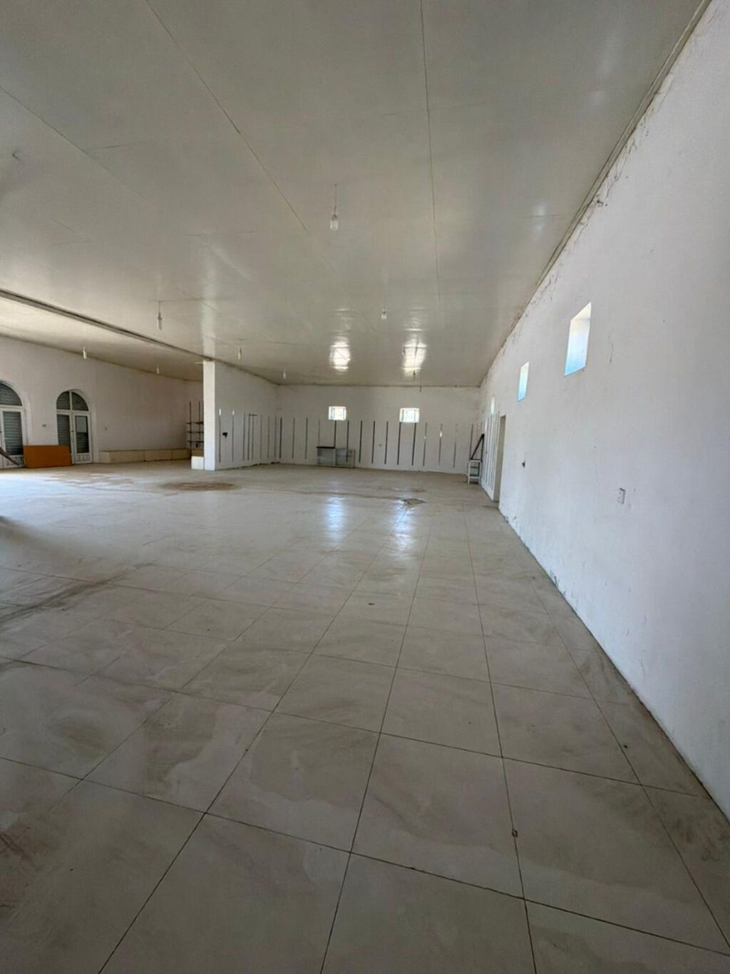 Bakı-Qazax magistralında TƏCİLİ! Sənədli, yol kənarı 286 m² universal