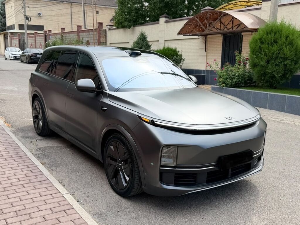 Lixiang L9: 2022 г., 1.5 л, Автомат, Гибрид, Внедорожник: фото 3