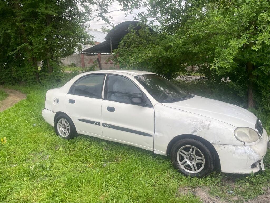 Chevrolet Lanos: 1996 г., 1.5 л, Механика, Бензин, Седан: фото 4