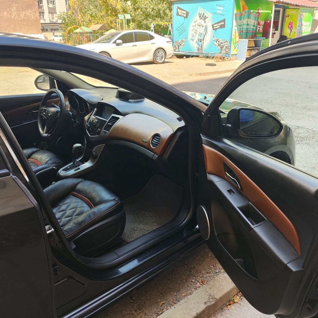 Chevrolet Cruze: 2009 г., 1.6 л, Автомат, Бензин, Седан: фото 7