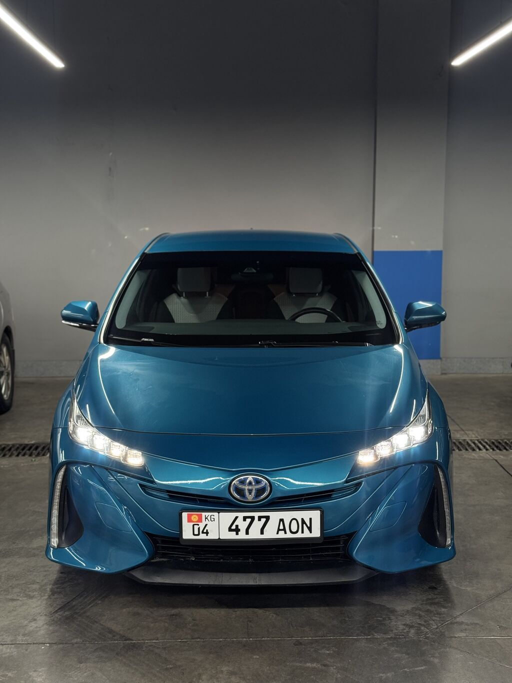 Toyota Prius: 2017 г., 1.8 л, Вариатор, Электромобиль, Лифтбек: фото 2