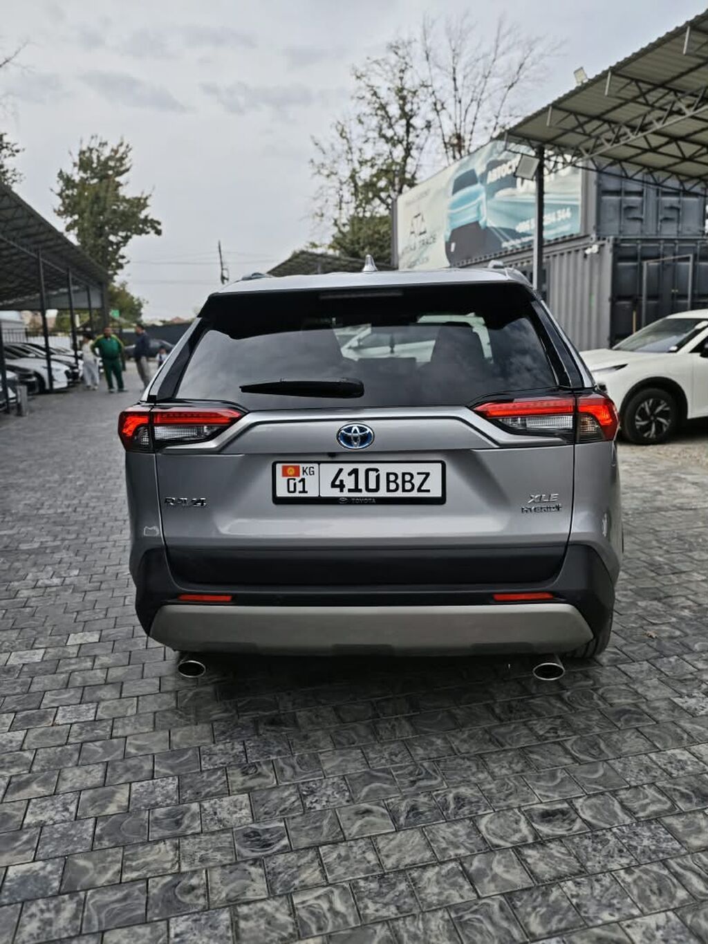 Toyota RAV4: 2024 г., 2.5 л, Автомат, Гибрид, Кроссовер: фото 4