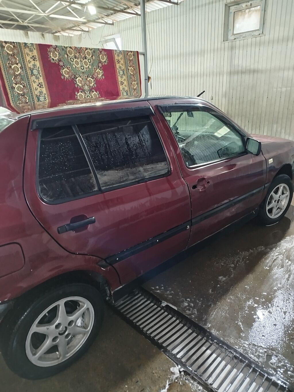 Volkswagen Vento: 1993 г., 1.8 л, Механика, Бензин, Седан: фото 7