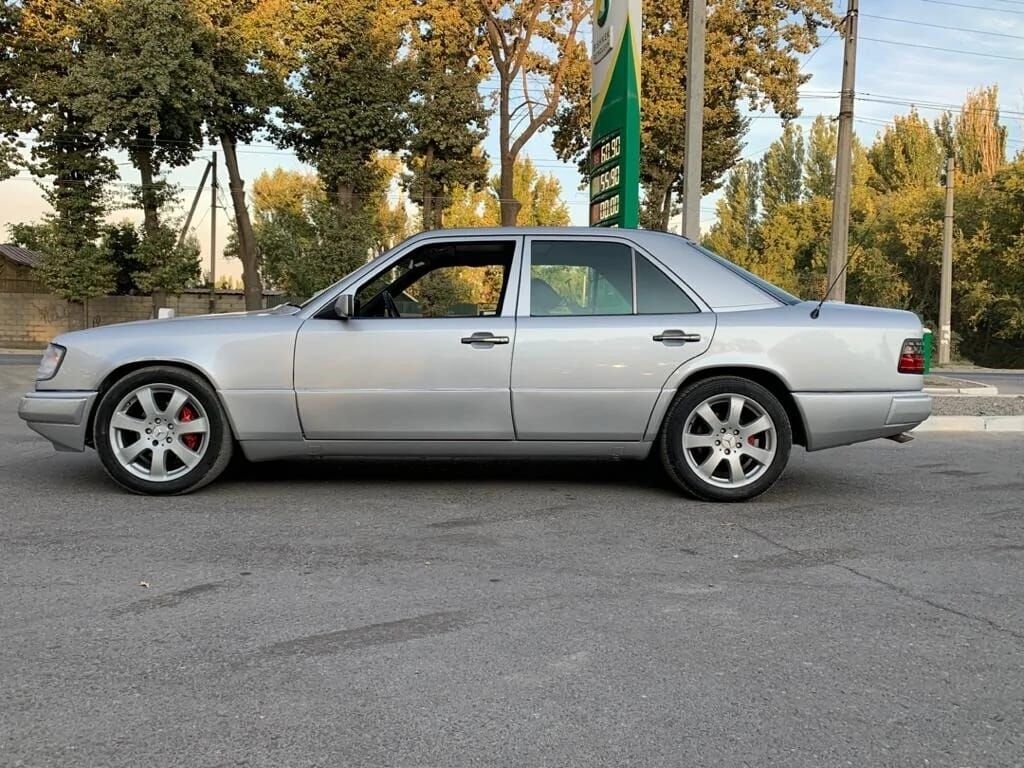 3400 долларов. Toyota Crown v8. Toyota Crown 130 белый v8. Тойота Кроун 130 кузов v8. Краун v8.