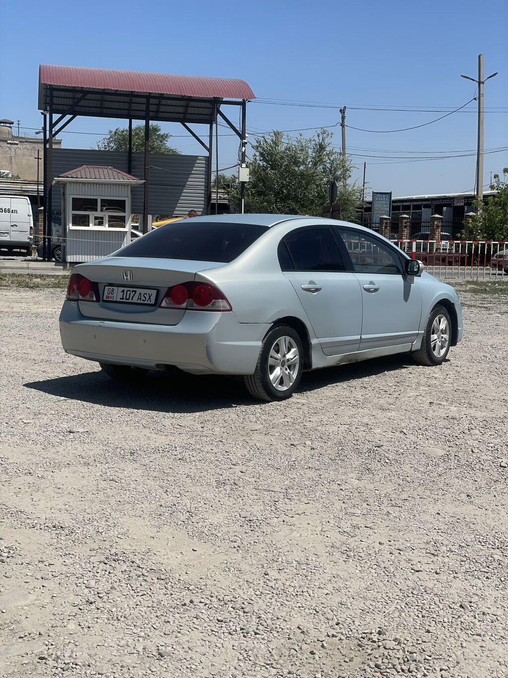 Honda Civic: 2007 г., 1.8 л, Автомат, Газ, Седан: фото 2