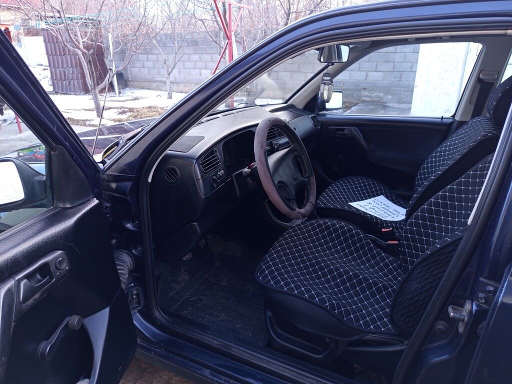 Volkswagen Golf: 1992 г., 1.8 л, Механика, Бензин, Хэтчбэк: фото 8