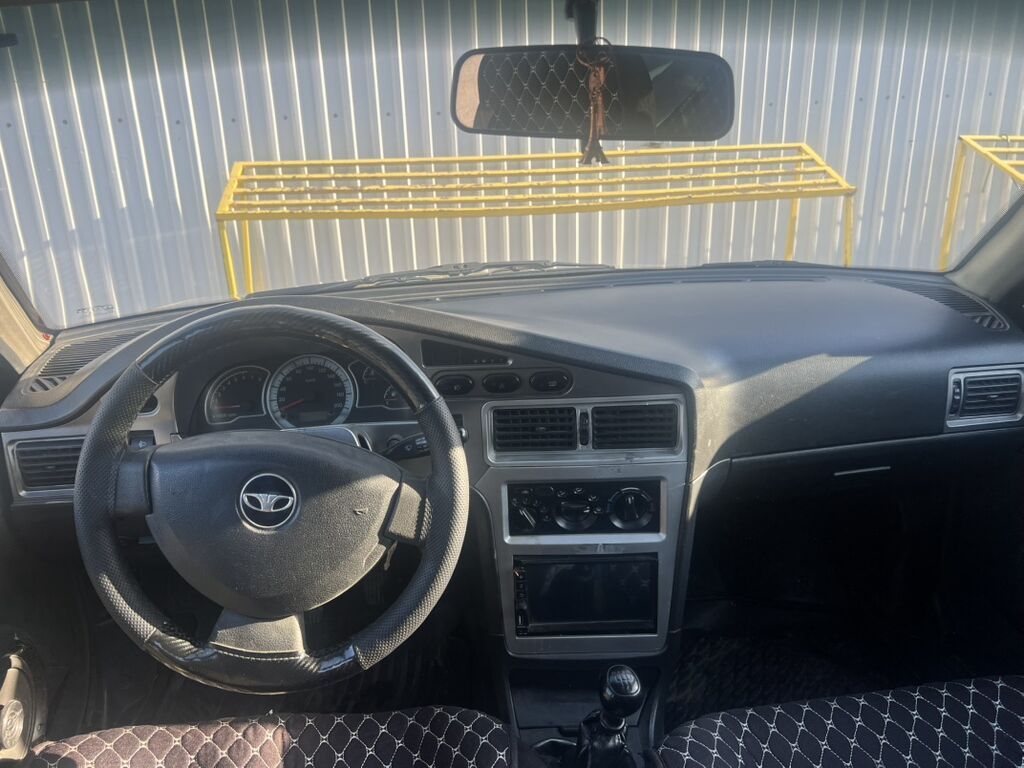 Daewoo Nexia: 2011 г., 1.5 л, Механика, Бензин, Седан: фото 4