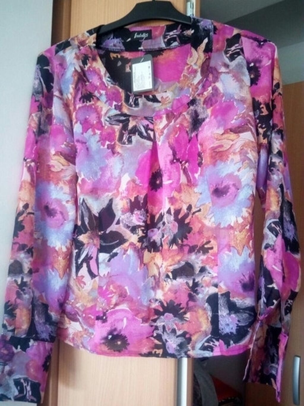Bluze: Nova Fratelli's bluza, velicina 40. Ima rajfeslus sa strane