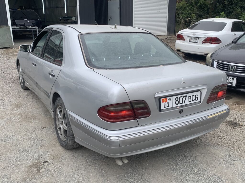 Mercedes-Benz E-Class: 1999 г., 3.2 л, Автомат, Газ, Седан: фото 5