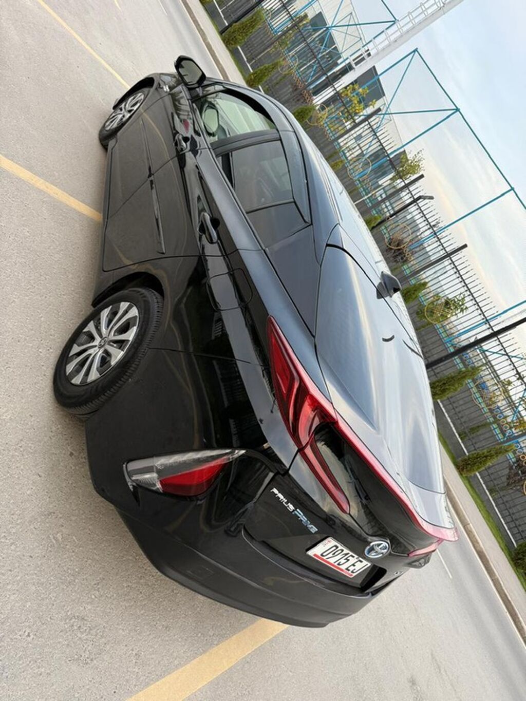 Toyota Prius: 2020 г., 1.8 л, Робот, Гибрид, Хэтчбэк: фото 4