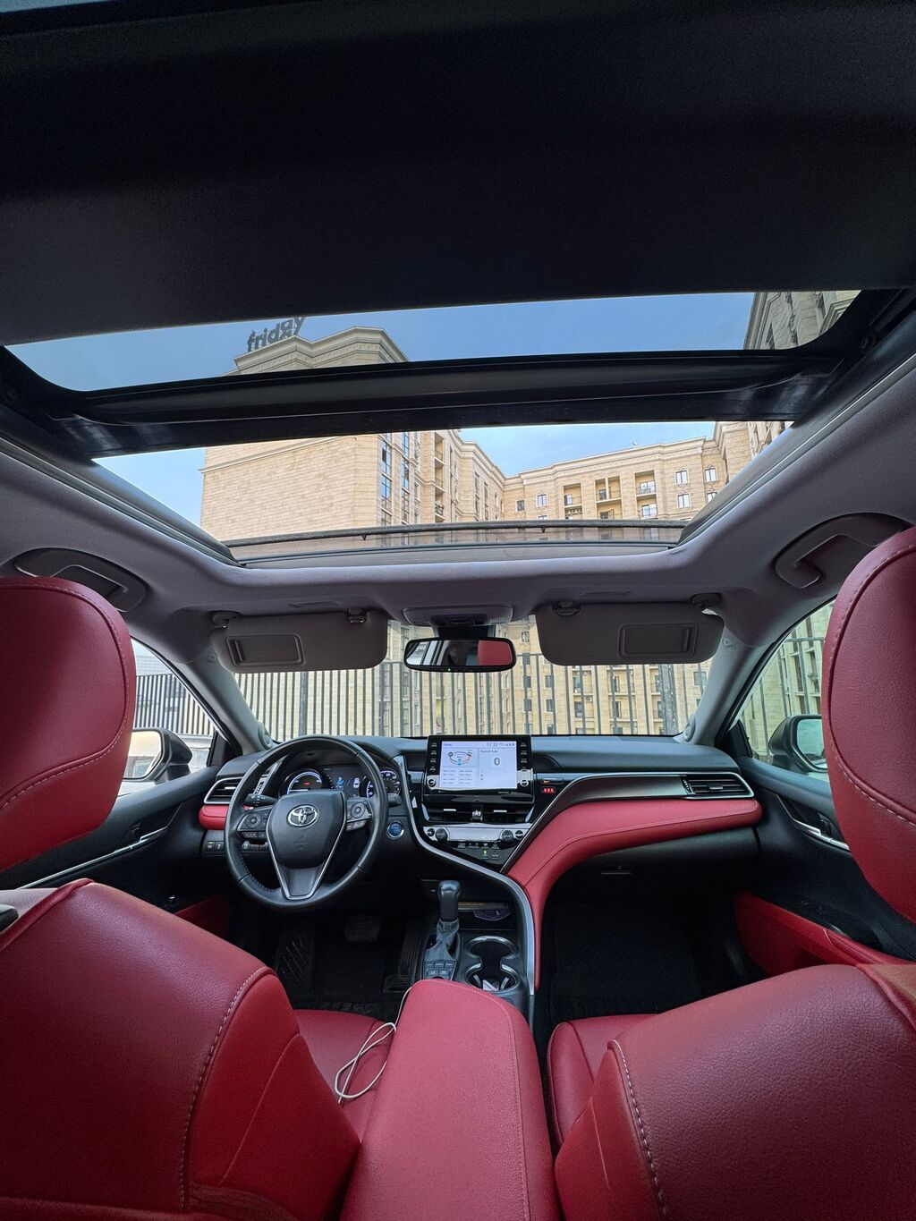 Toyota Camry: 2021 г., 2.5 л, Вариатор, Гибрид, Седан: фото 7