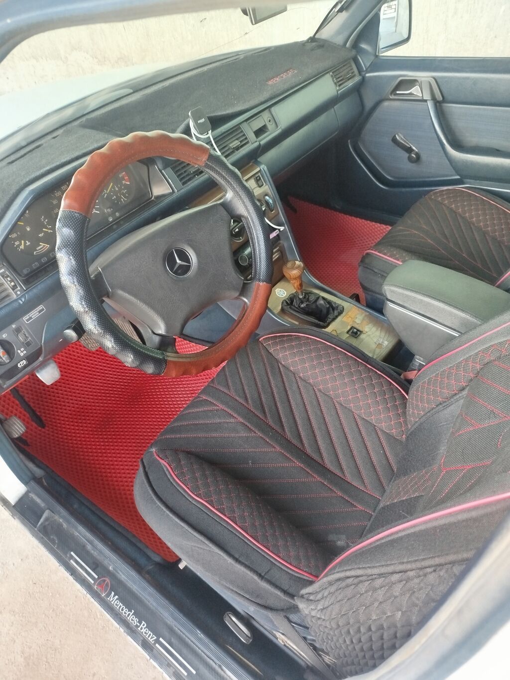 Mercedes-Benz W124: 1988 г., 2.3 л, Механика, Бензин, Седан: фото 6