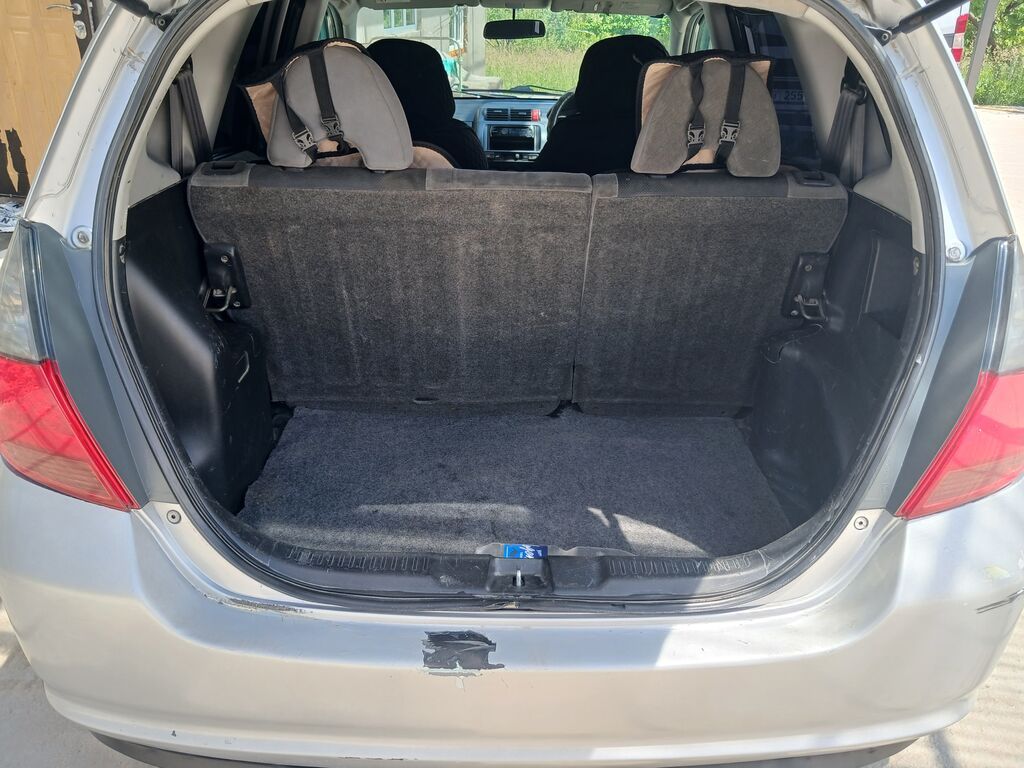 Honda Fit: 2003 г., 1.3 л, Автомат, Хэтчбэк: фото 2