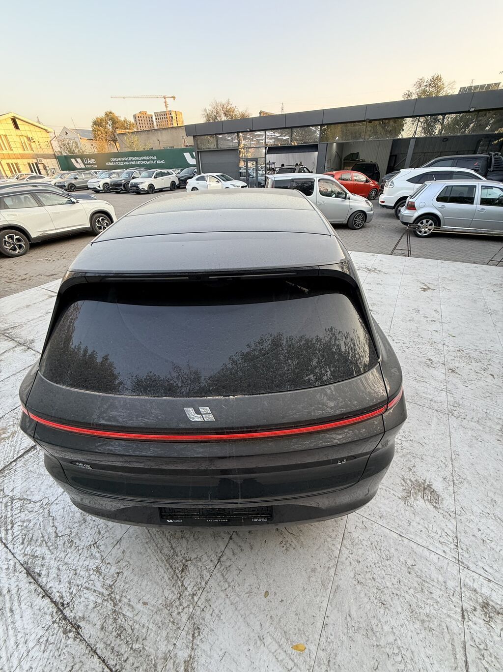 Lixiang L6: 2025 г., 1.5 л, Автомат, Электромобиль, Кроссовер: фото 4