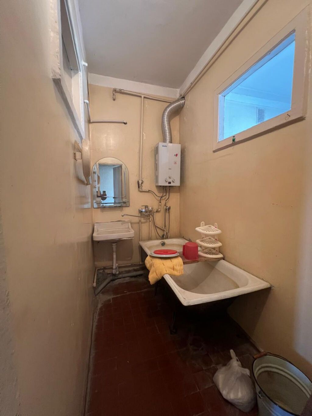 Bakı, 3 otaqlı, Köhnə tikili, 67 kv. m