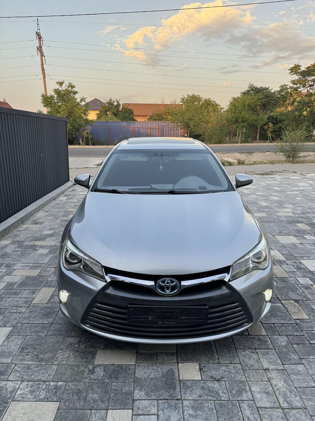 Toyota Camry: 2017 г., 2.5 л, Автомат, Гибрид, Седан: фото 1