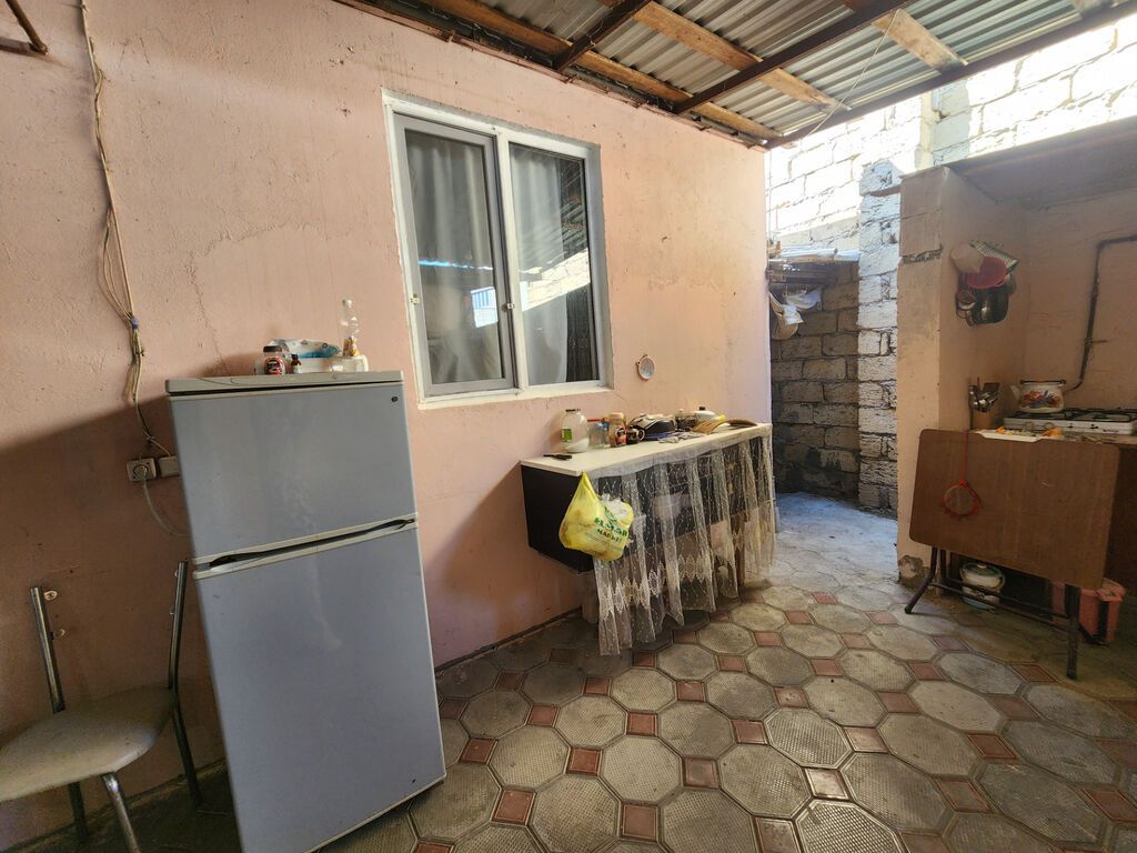 4 otaqlı, 93 kv. m, Orta təmir