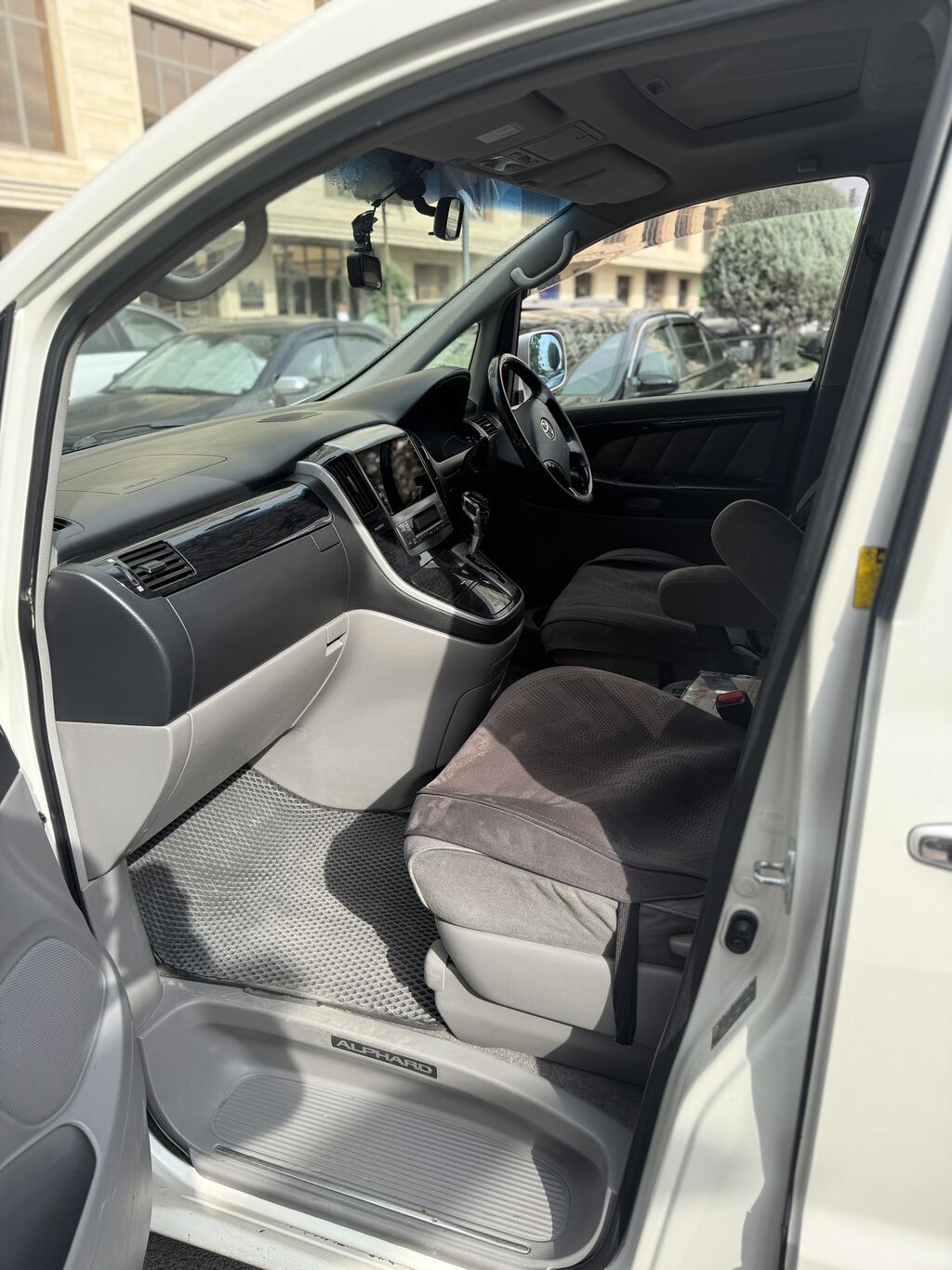 Toyota Alphard: 2007 г., 3 л, Бензин, Минивэн: фото 8