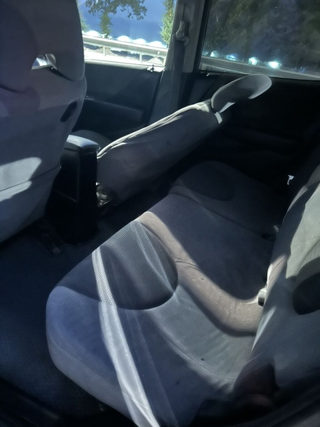 Honda Fit: 2003 г., 1.3 л, Вариатор, Бензин, Хэтчбэк: фото 5