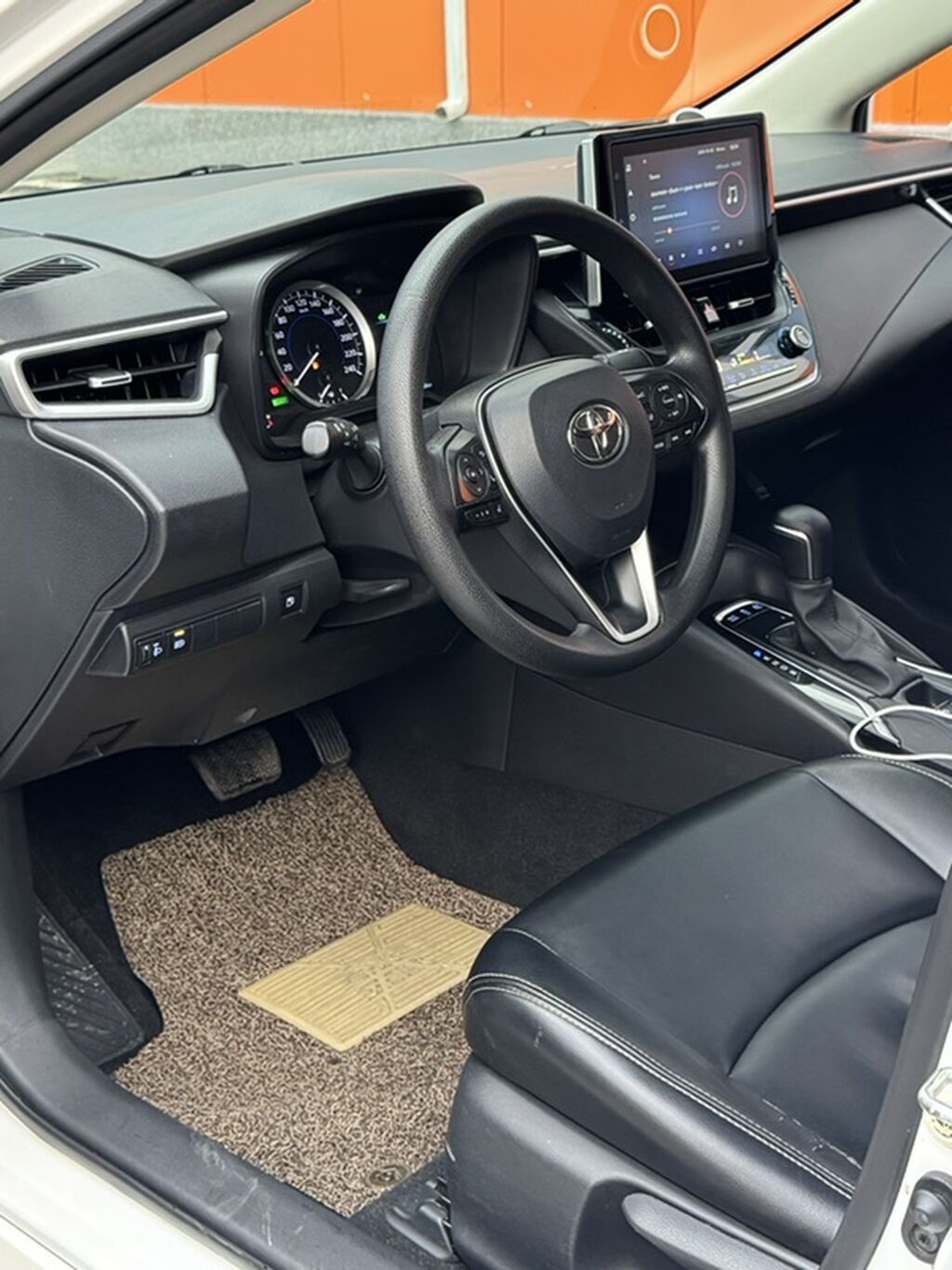 Toyota Corolla: 2020 г., 1.8 л, Автомат, Бензин, Седан: фото 8
