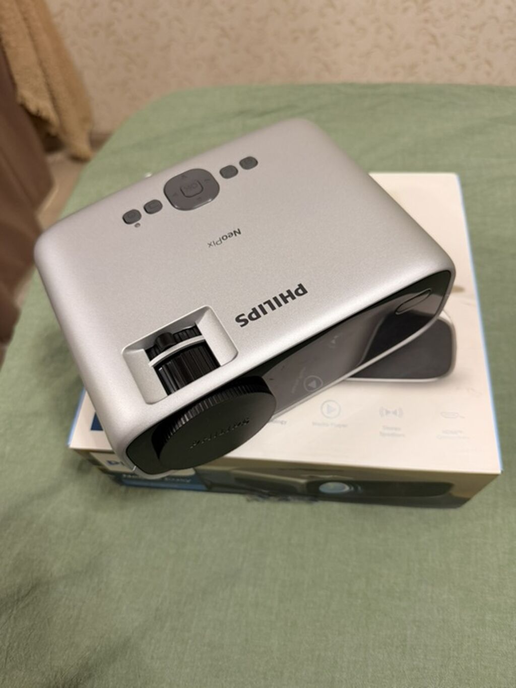 Проектор Philips NeoPix Easy (Home Projector) - LED‑технология: фото 3