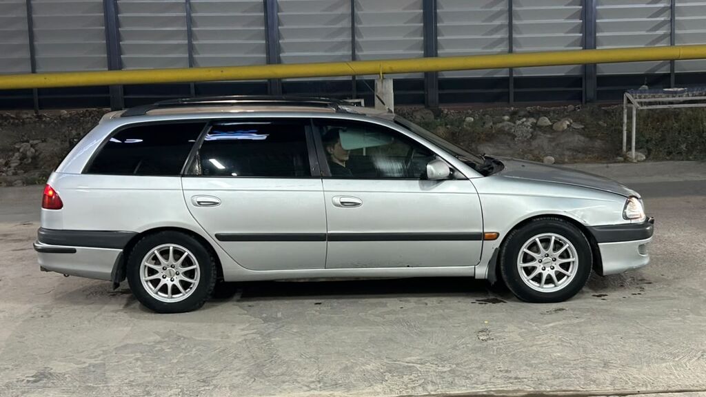 Toyota Avensis: 1999 г., 2 л, Автомат, Бензин, Универсал: фото 6