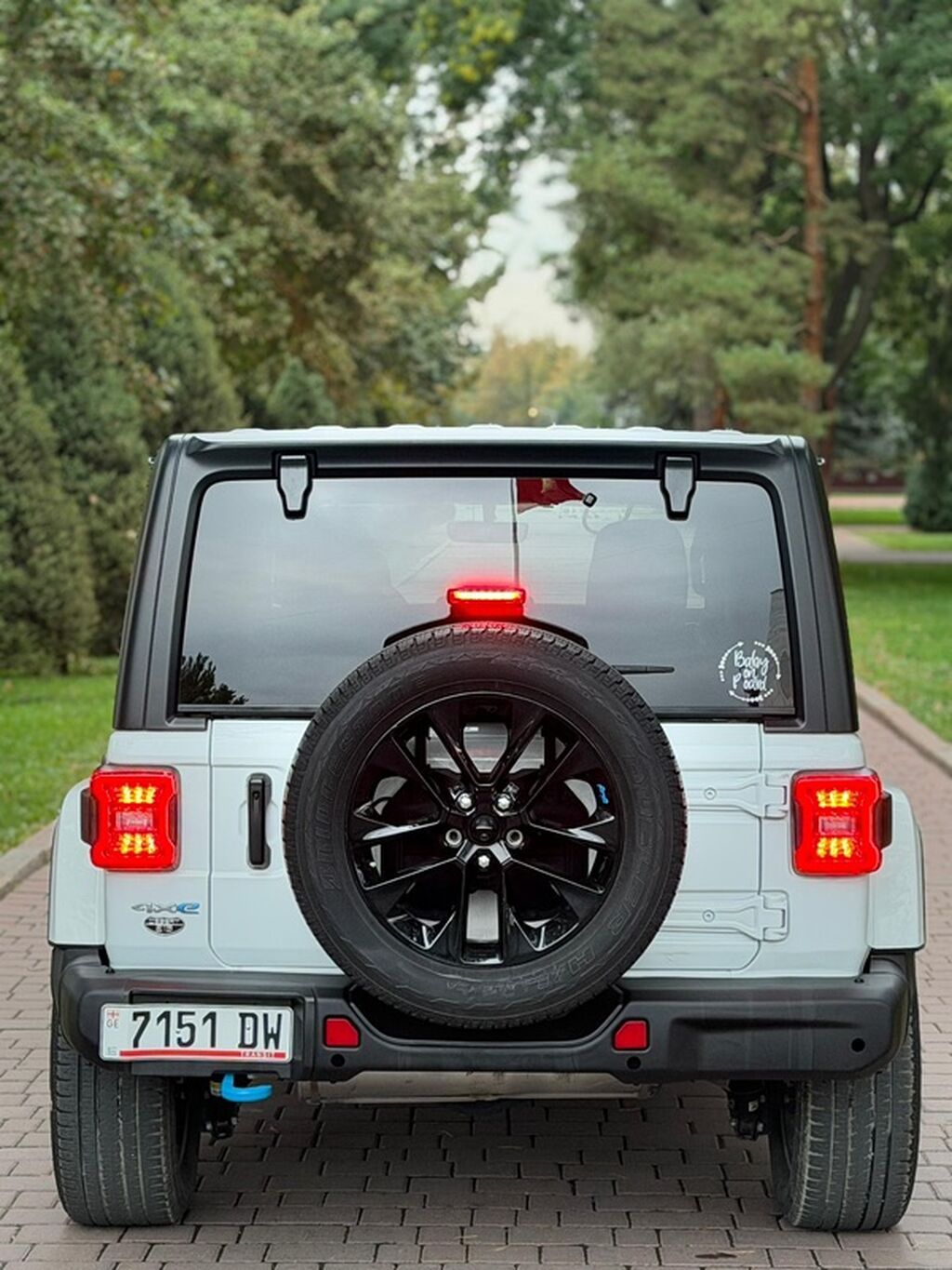 Jeep Wrangler: 2022 г., 2 л, Автомат, Гибрид, Внедорожник: фото 6