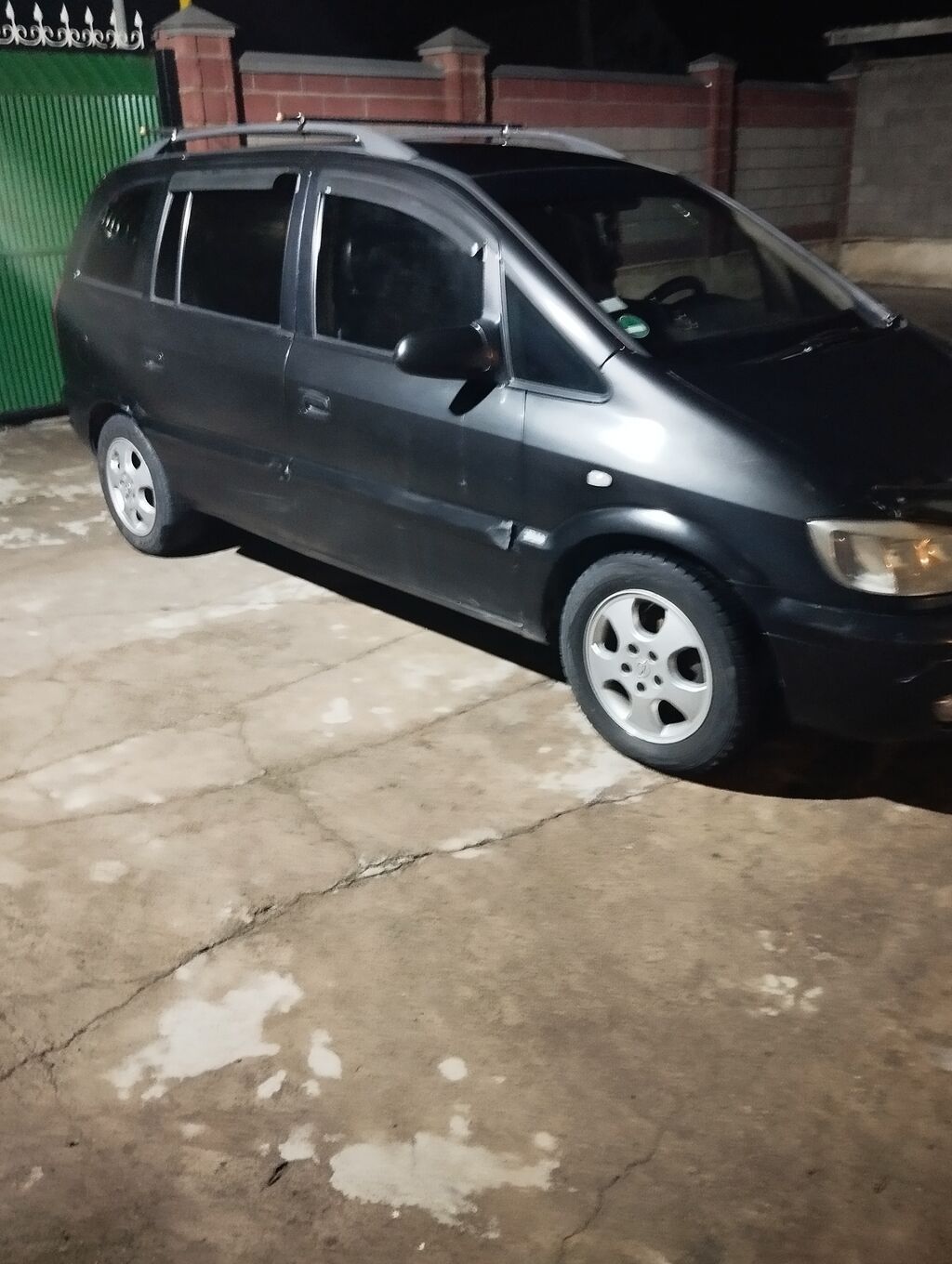 Opel Zafira: 2000 г., 1.8 л, Автомат, Газ, Минивэн: фото 1