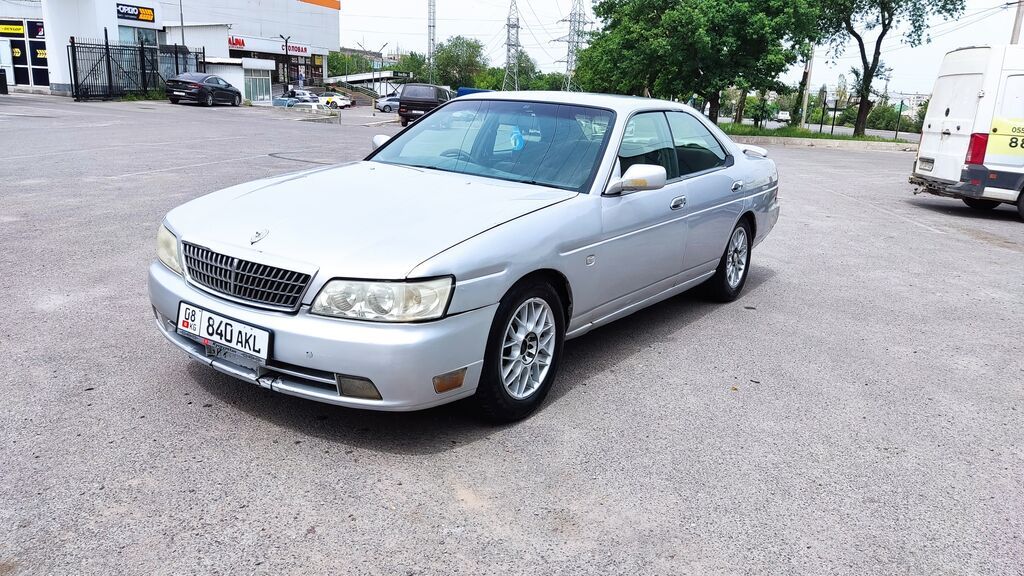 Nissan Laurel: 2000 г., 2.5 л, Автомат, Бензин, Седан — фото 1