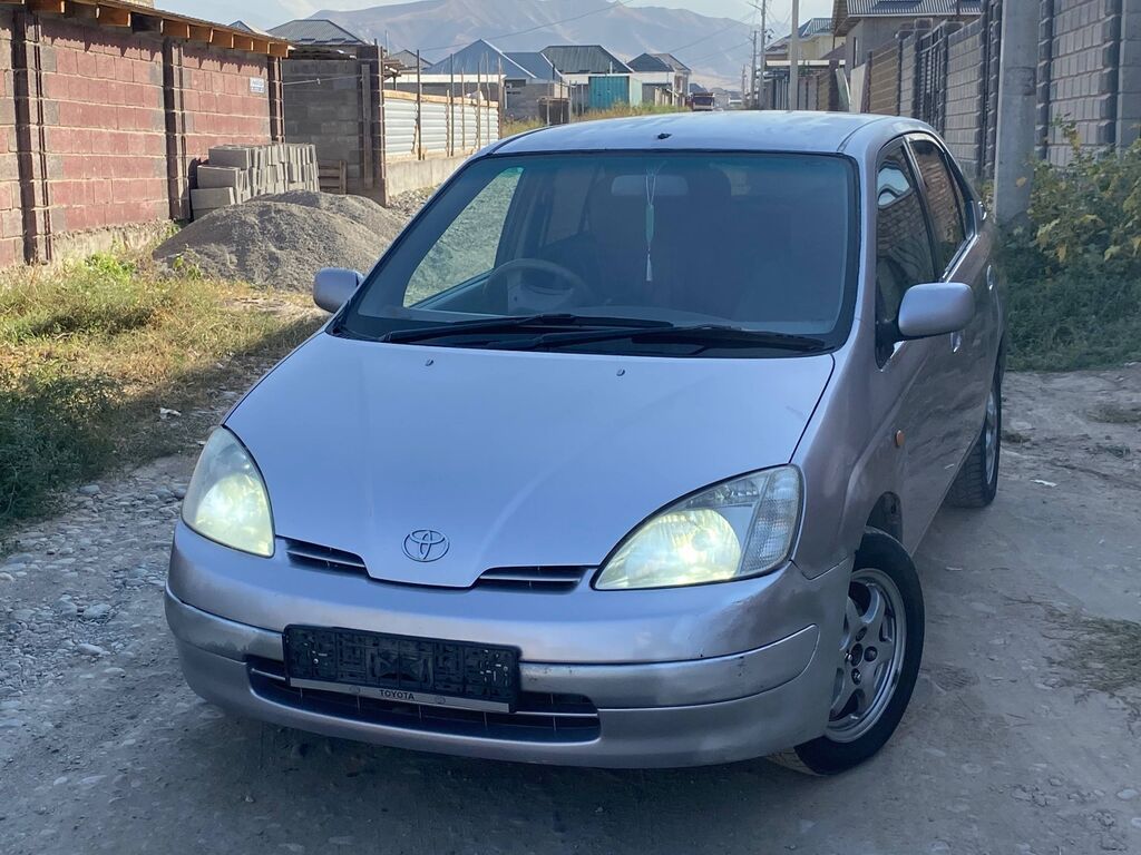 Toyota Prius: 1998 г., 1.5 л, Автомат, Гибрид, Седан: фото 1
