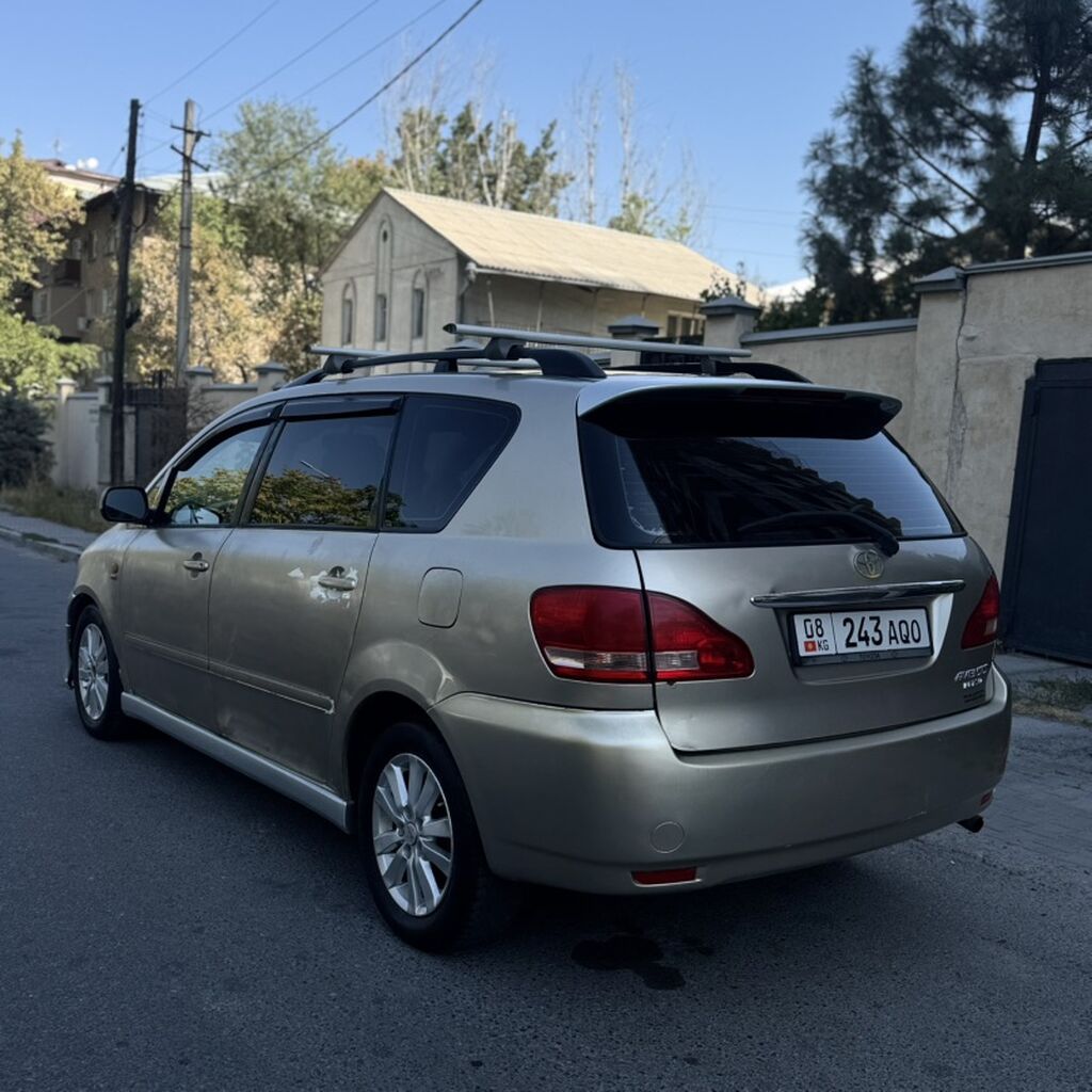 Toyota Avensis Verso: 2003 г., 2 л, Автомат, Бензин, Минивэн: фото 5