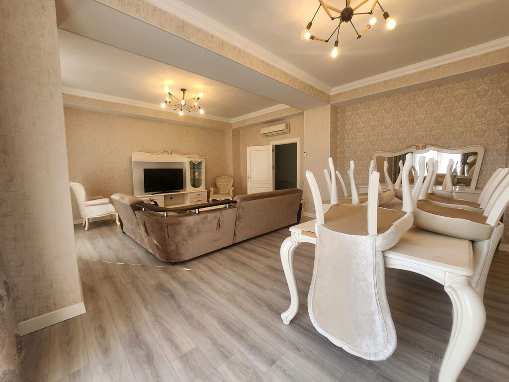 Ağ şəhərdə 5 otaqlı mənzil kirayə verilir, 200 m², 2 500 AZN/ay, şəkil 2 / 12